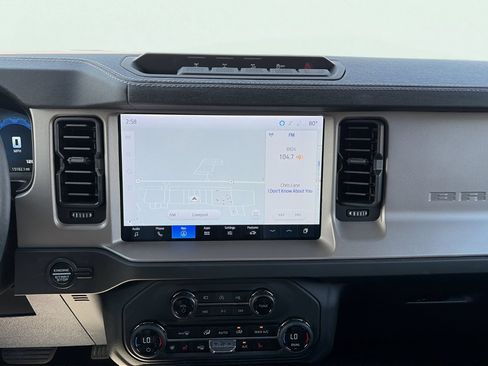 Certified 2025 Ford Bronco Outer Banks w/ Sasquatch Package AWD/4WD image 43