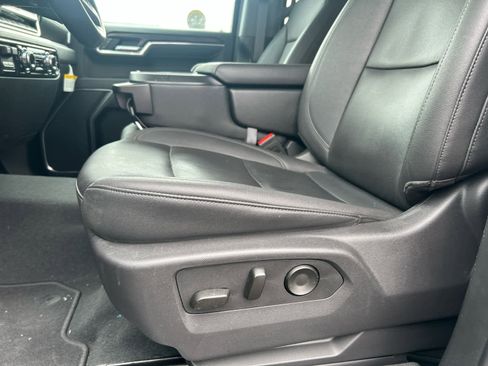 Used 2025 GMC Sierra 1500 SLT image 7