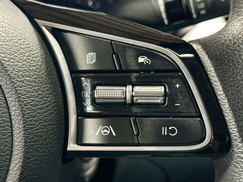 Used 2023 Kia Forte LXS w/ LXS Technology Package FWD image 10