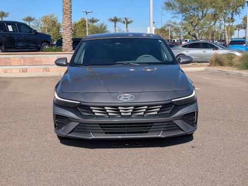 Certified 2024 Hyundai Elantra SE image 8