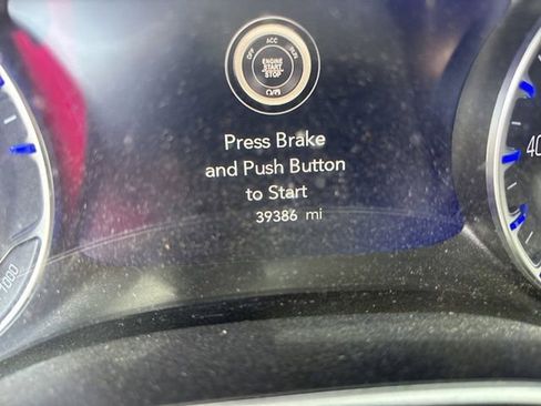 Used 2024 Chrysler Pacifica Touring-L FWD image 13