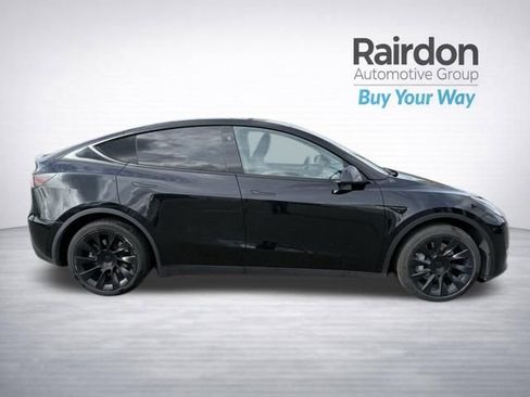 Used 2024 Tesla Model Y Long Range image 10