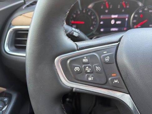 Used 2023 Chevrolet Equinox Premier image 25