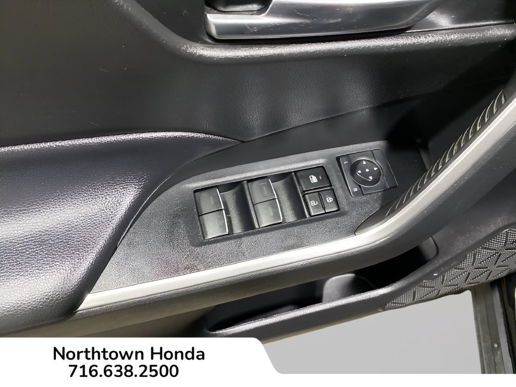 Used 2023 Toyota RAV4 XLE AWD/4WD image 18