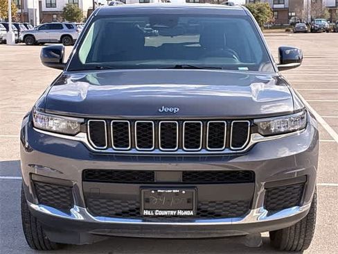 Used 2024 Jeep Grand Cherokee Laredo image 9
