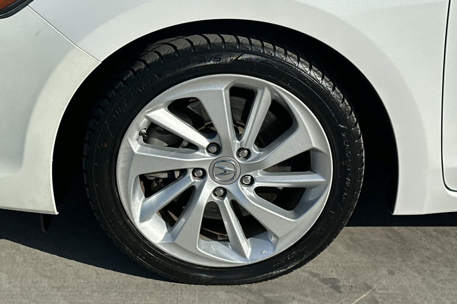 Used 2017 Acura ILX FWD image 34