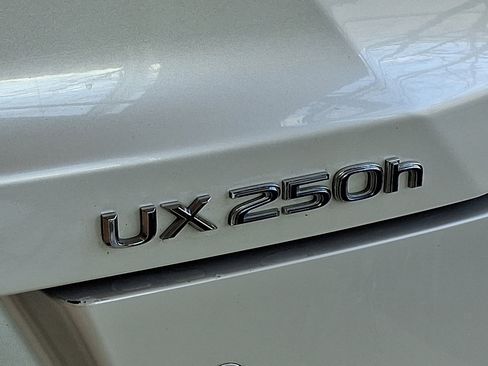 Used 2021 Lexus UX 250h w/ Premium Package image 31