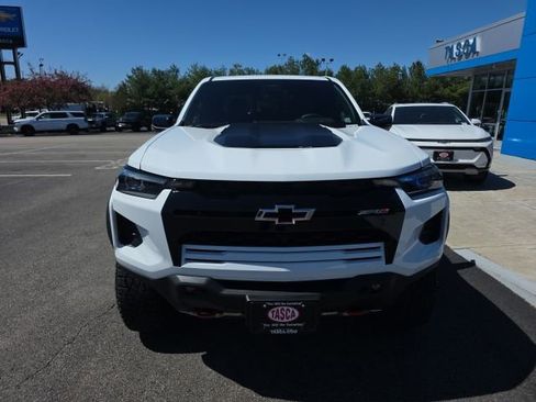 New 2026 Chevrolet Colorado ZR2 w/ Midnight Edition AWD/4WD image 8