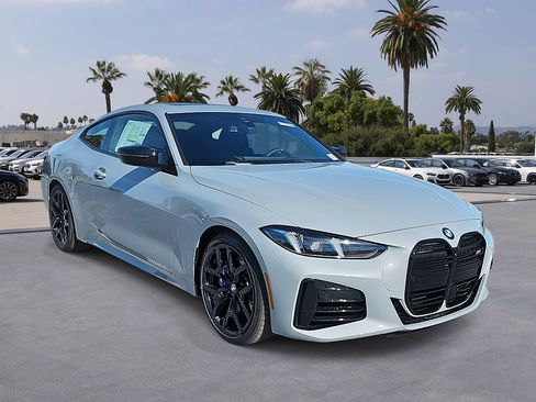 New 2026 BMW M440i Coupe w/ Premium Package RWD image 3