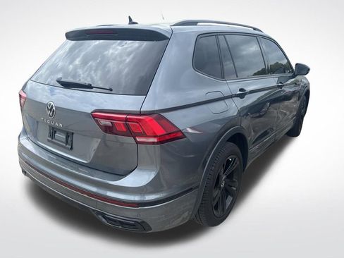 Certified 2024 Volkswagen Tiguan SE R-Line image 4