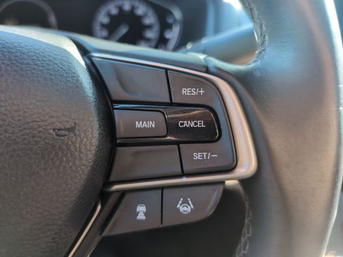 Used 2018 Honda Accord Sport image 20