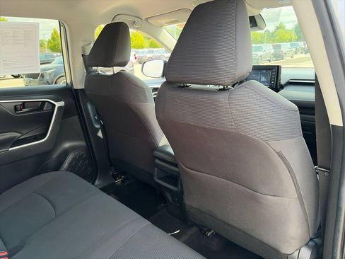 Used 2020 Toyota RAV4 LE w/ All Weather Liner Package AWD/4WD image 29