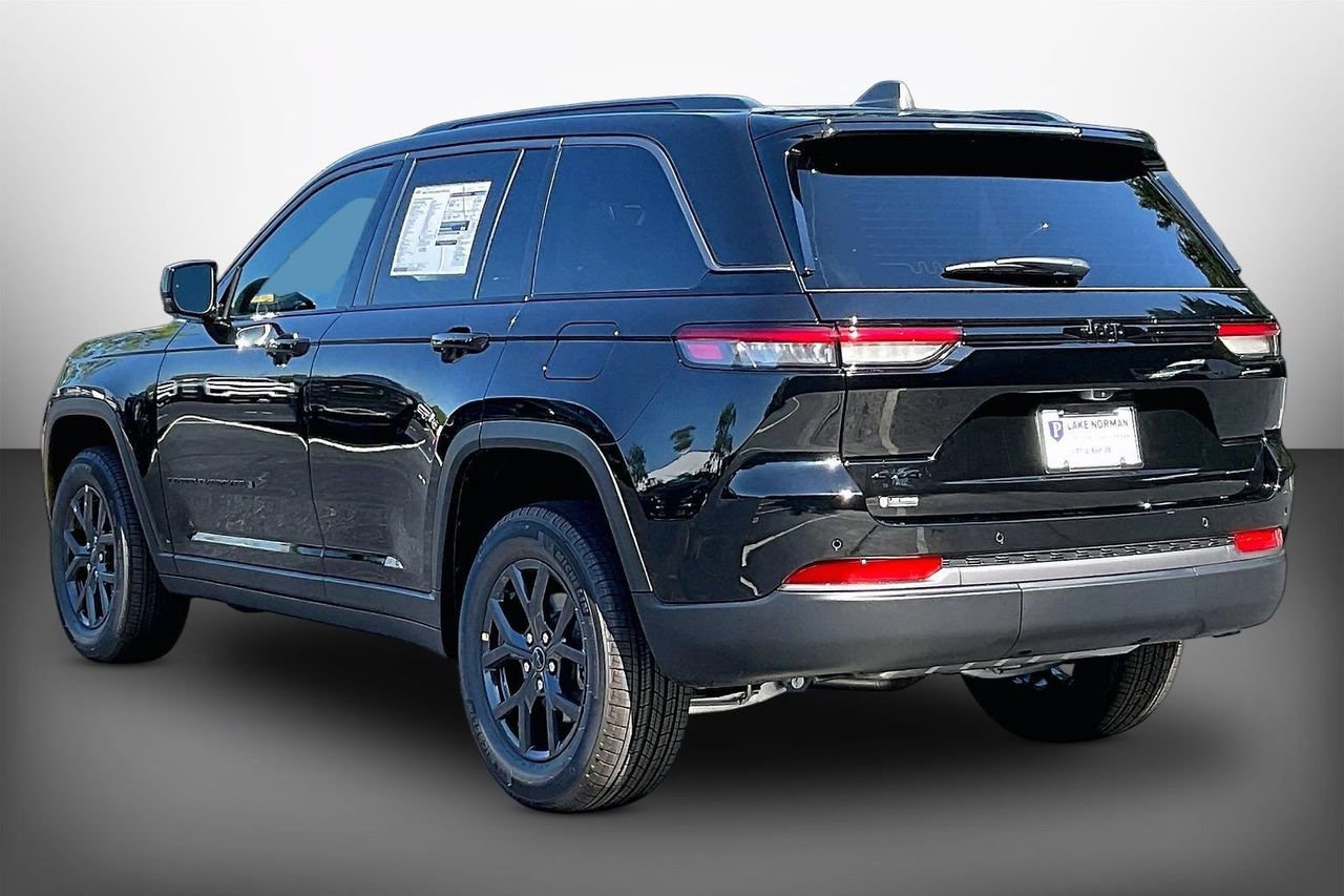 New 2027 Jeep Grand Cherokee Altitude AWD/4WD image 6