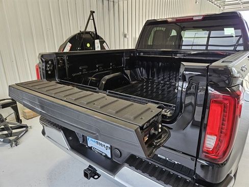 Used 2024 GMC Sierra 1500 SLT image 41