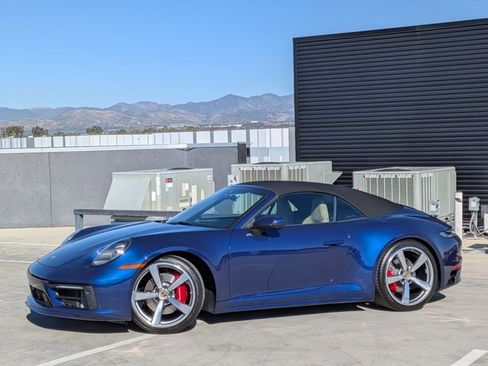 Used 2024 Porsche 911 Carrera 4S image 6