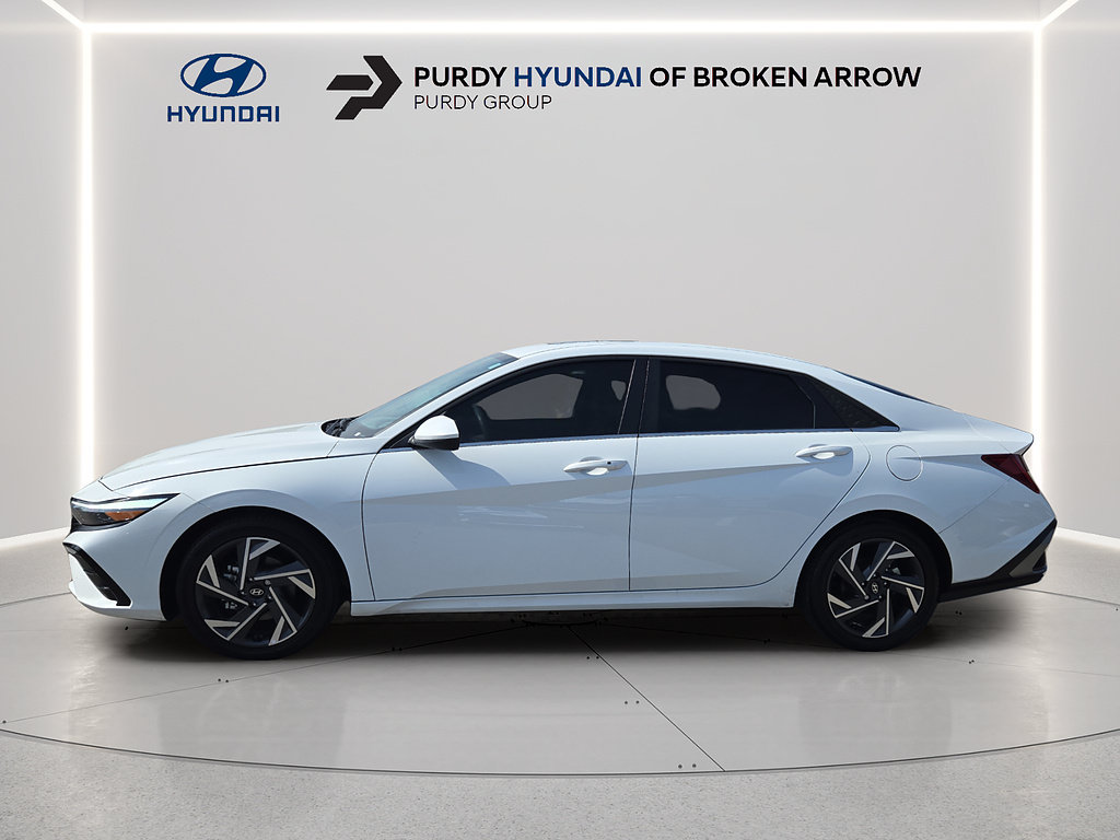 Certified 2025 Hyundai Elantra SEL FWD image 8