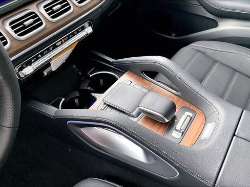 New 2026 Mercedes-Benz GLS 450 4MATIC image 11