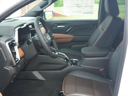 New 2026 GMC Canyon AT4 w/ AT4 Premium Package AWD/4WD image 25
