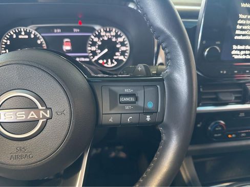 Used 2023 Nissan Pathfinder SL AWD/4WD image 25