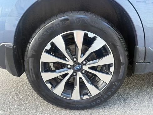 Used 2017 Subaru Outback 2.5i Limited image 11