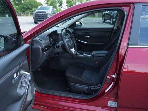 Used 2023 Nissan Sentra SR FWD image 12