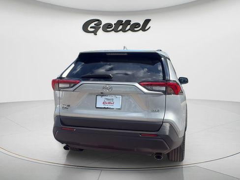 Used 2021 Toyota RAV4 XLE Premium FWD image 6