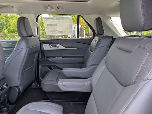 New 2026 Ford Explorer Active AWD/4WD image 17