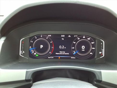 Used 2022 Volkswagen Atlas Cross Sport SE w/ Panoramic Sunroof Package image 23