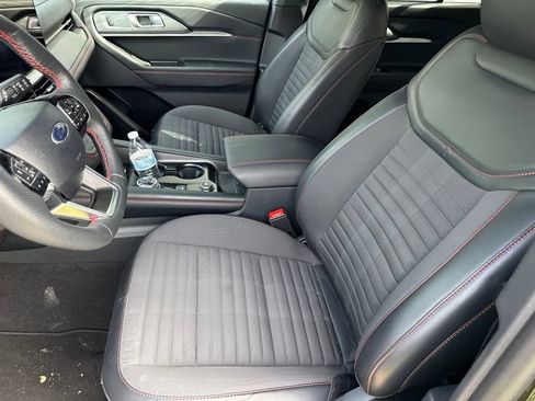 Used 2025 Ford Explorer ST-Line w/ Premium Package RWD image 5