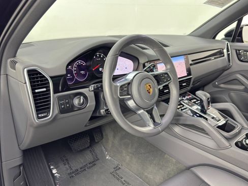 Used 2022 Porsche Cayenne Platinum Edition image 14