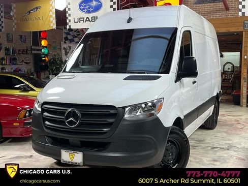 Used 2025 Mercedes-Benz Sprinter 2500 image 1