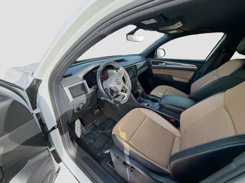 Used 2022 Volkswagen Atlas Cross Sport SE FWD image 9