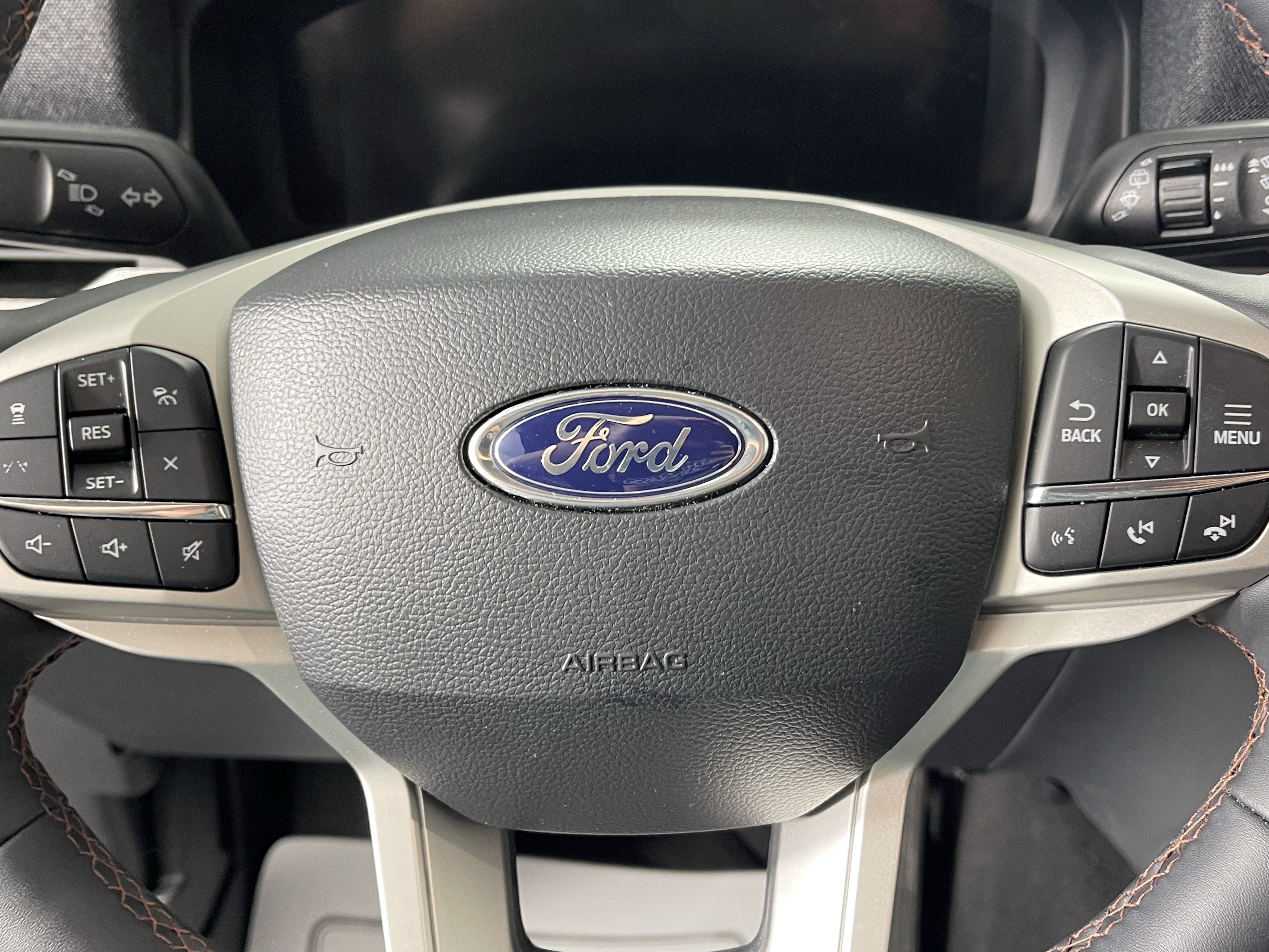 Used 2026 Ford Explorer Active AWD/4WD image 17