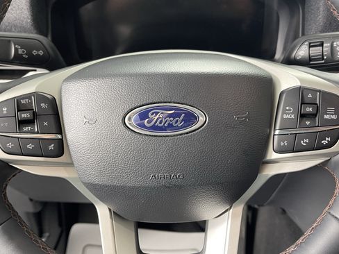 Used 2026 Ford Explorer Active AWD/4WD image 17