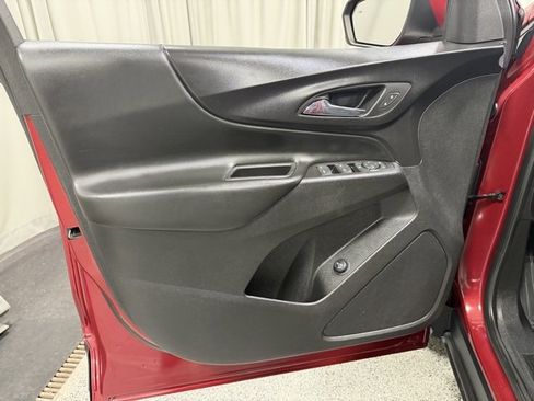 Used 2019 Chevrolet Equinox LT image 17