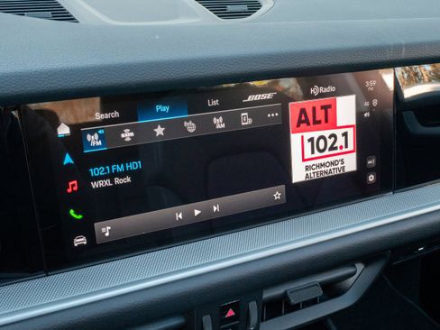 Certified 2024 Porsche Cayenne w/ Premium Package Plus (PFM) image 23