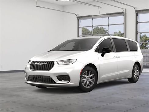 New 2024 Chrysler Pacifica Touring-L image 1
