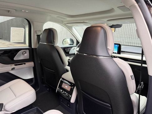 New 2026 Lincoln Aviator Reserve w/ Luxury Package image 23