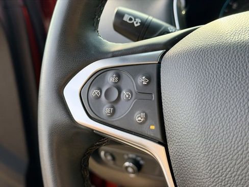 Used 2023 Chevrolet Traverse RS image 9