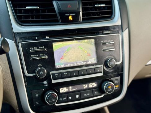 Used 2018 Nissan Altima 2.5 SV FWD image 9