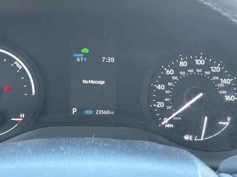 Used 2024 Toyota Sienna XLE w/ XLE Plus Package FWD image 13
