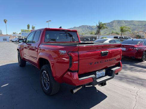 Used 2024 Toyota Tacoma TRD Sport w/ TRD Sport Upgrade Package RWD image 6