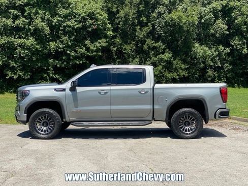 Used 2023 GMC Sierra 1500 AT4 w/ AT4 Premium Package AWD/4WD image 4
