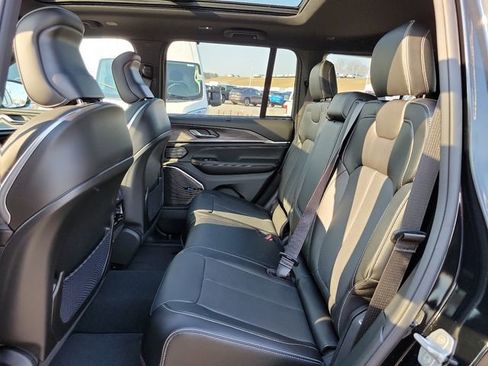 New 2024 Jeep Grand Cherokee Overland w/ Luxury Tech Group IV AWD/4WD image 5