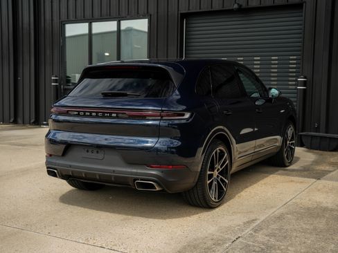 Certified 2025 Porsche Cayenne E-Hybrid image 10