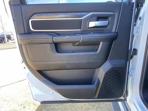 Used 2024 RAM 3500 Big Horn image 16