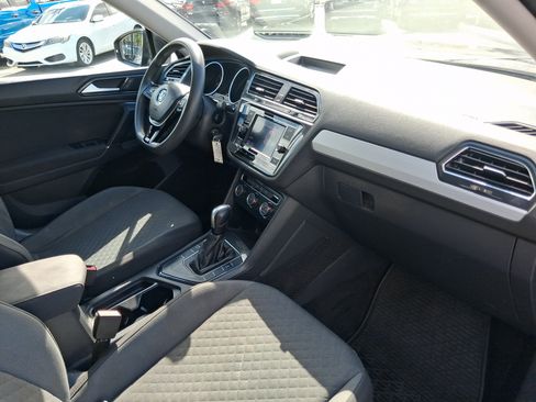 Used 2018 Volkswagen Tiguan S FWD image 28