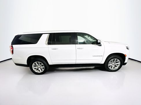Used 2023 Chevrolet Suburban Premier image 10