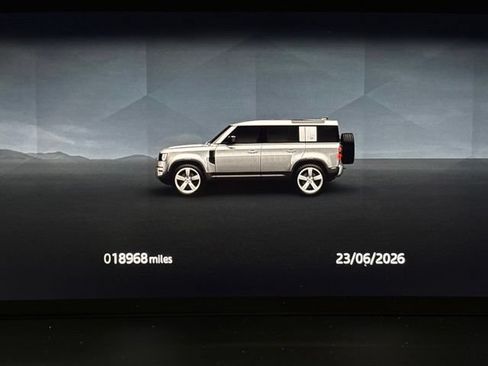 Used 2024 Land Rover Defender 110 X-Dynamic SE AWD/4WD image 34