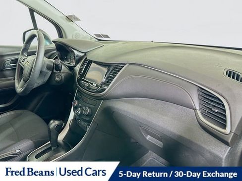 Used 2020 Chevrolet Trax LS w/ Tint and Cruise Package AWD/4WD image 28